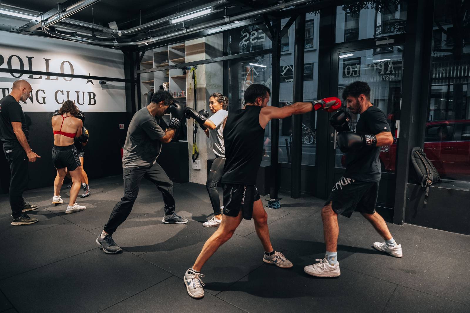 Salle de boxe opposition Apollo 9