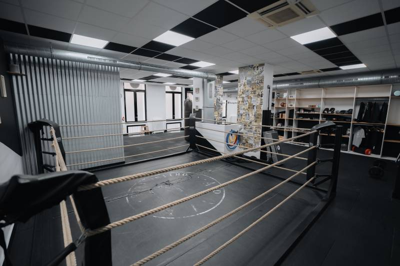 Activités complètes boxe, fitness, yoga pour adolescents de 16 à 17 ans à Paris 17 Étoile