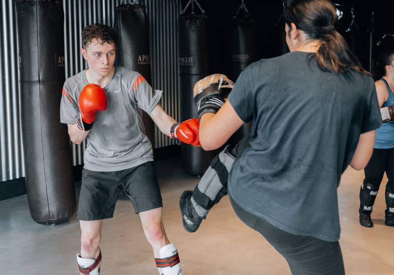 Rentrée 2025 à Aix‑en‑Provence : cours de boxe féminine safe et progressive pour toutes les femmes