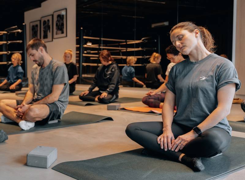 essaie le yoga en coaching personnalisé avec un coach de haut niveau