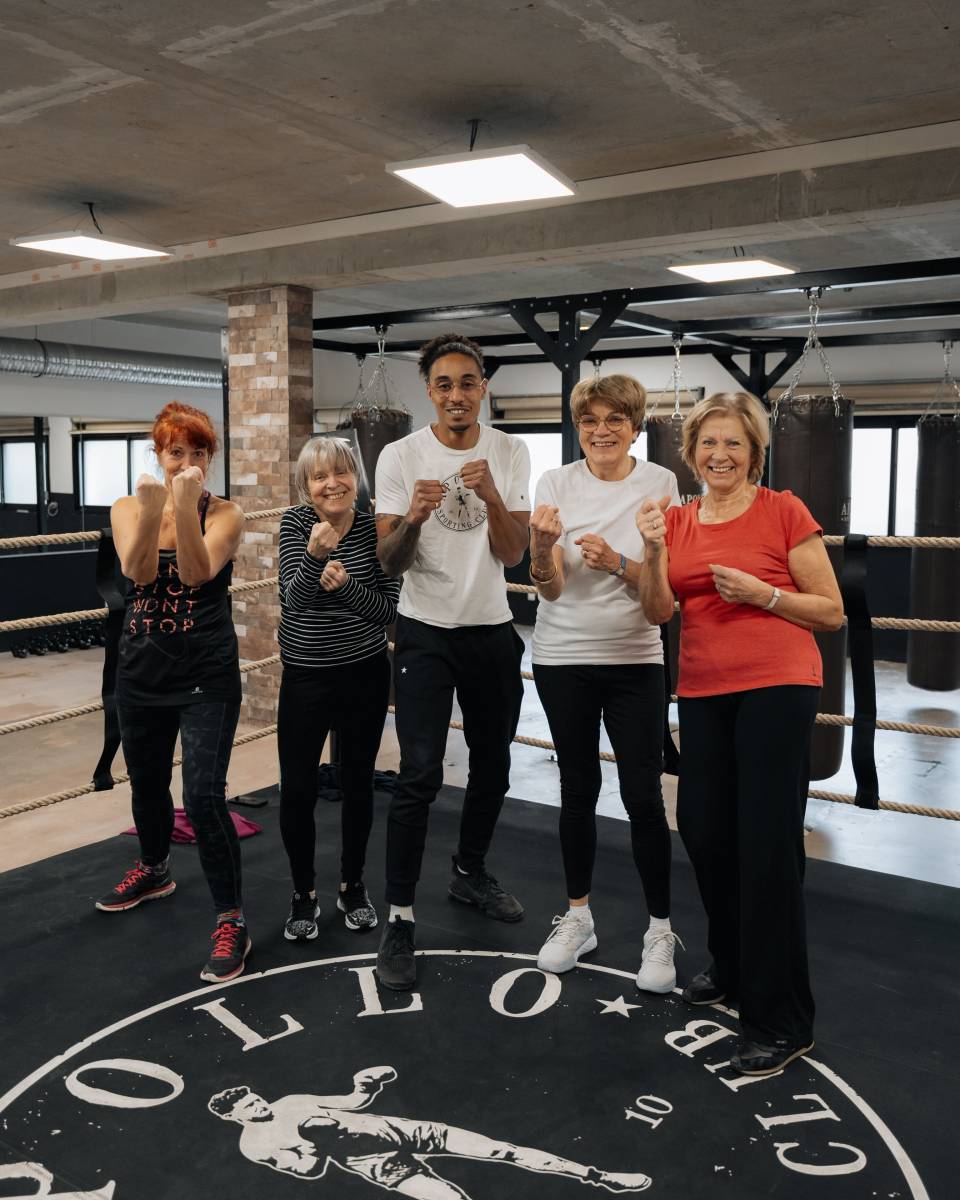 Dans quel club peut-on prendre des cours de boxe adaptés aux seniors à Paris 17 Batignolles