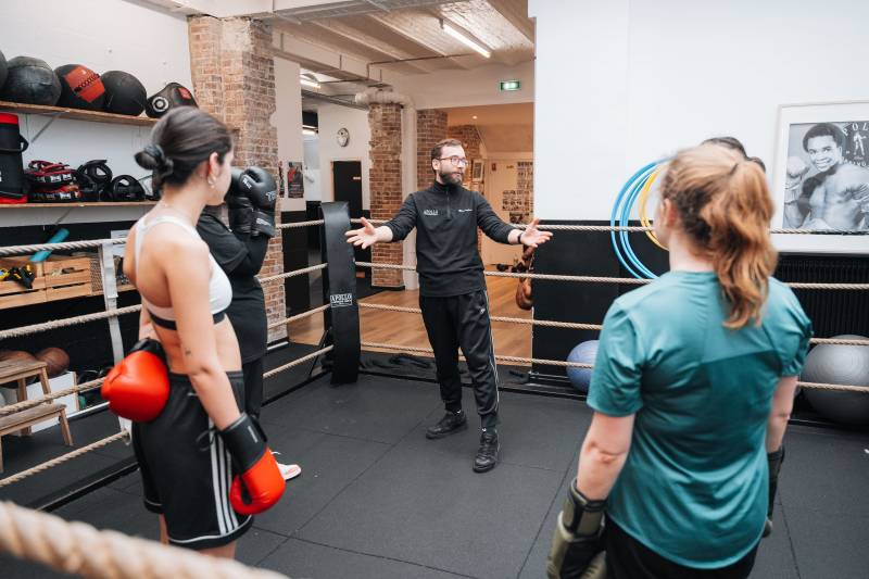 Rentrée 2025 à Paris 3 Arts et Métiers : cours de boxe féminine sécurisés et inclusifs au cœur de la capitale