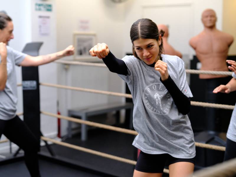 entraine toi régulièrement dans ta salle de fitness