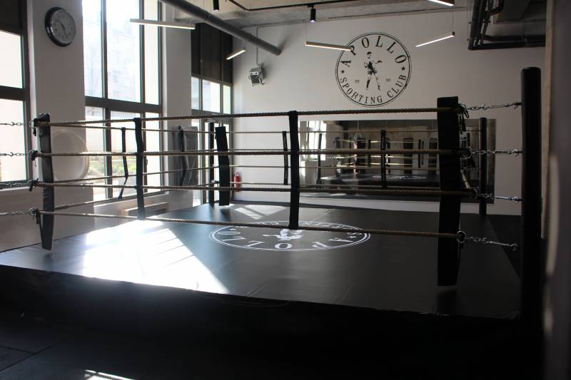 Programme boxe, fitness, yoga pour adolescents de 16 à 17 ans dans une salle moderne à Lyon 69