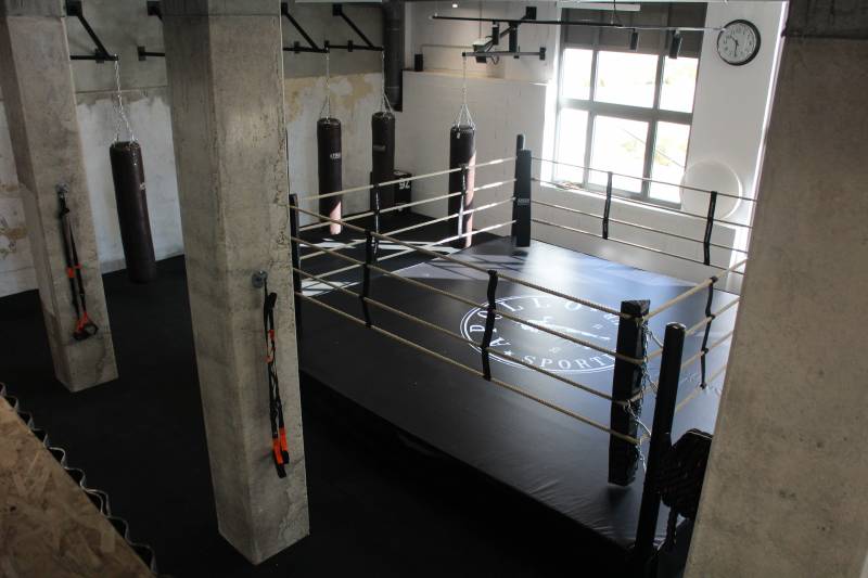 Cours de boxe et MMA pour femmes à Boulogne-Billancourt : entraînements 100 % adaptés et encadrés