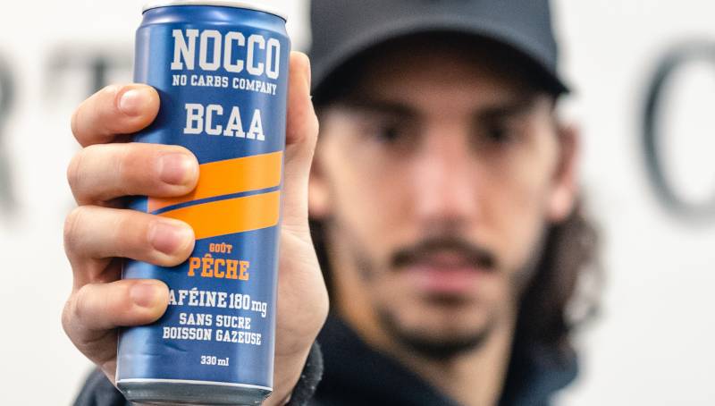 Nocco pour boire une boisson vegan sportif pour une bonne pratique de la boxe
