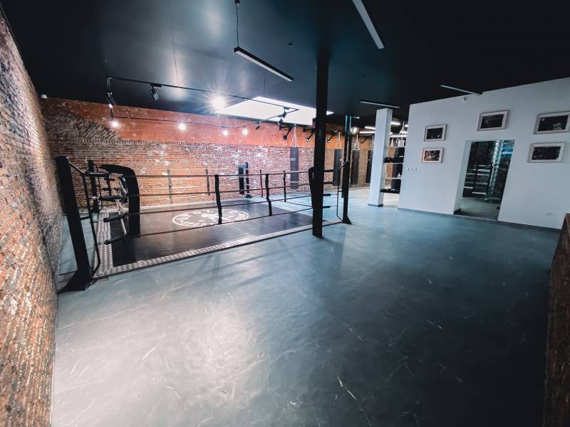 Cours de boxe sans opposition proposés par l’Association Apollo à Paris 17 près de l’Arc de Triomphe